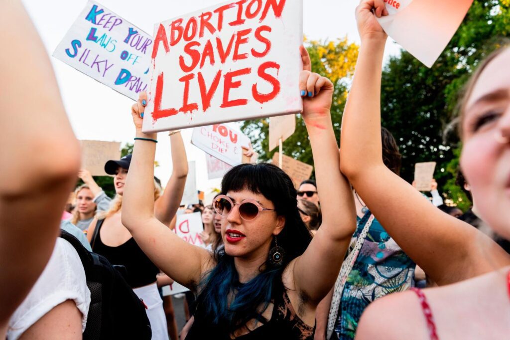 us-abortion-numbers-have-risen-slightly-since-roe-was-overturned,-study-finds